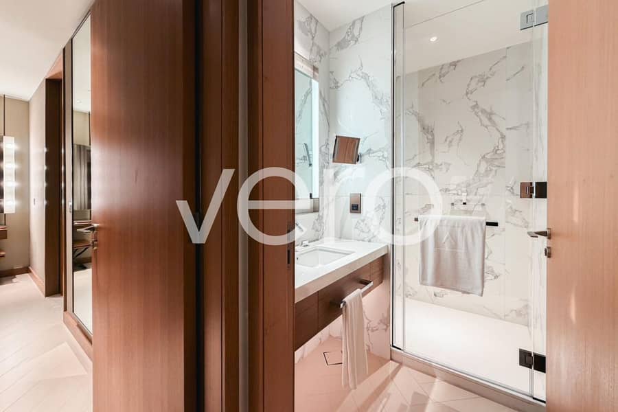 Large Layout | High Floor | Boulevard View - Image 6