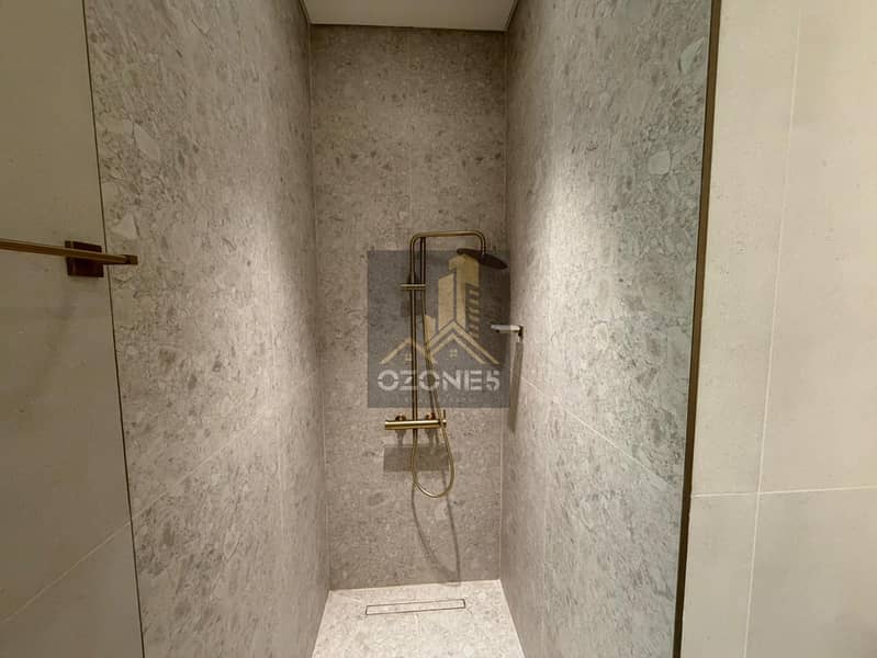 U Shape Kitchen, Middle Floor, Ready To Move In - Image 8