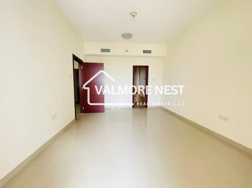 Versatile space with great amenity I Best price I Easy access