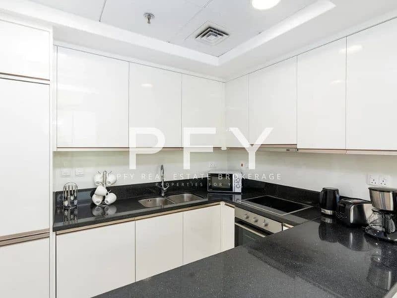 Luxury living | canal view | fully furnished - Image 9