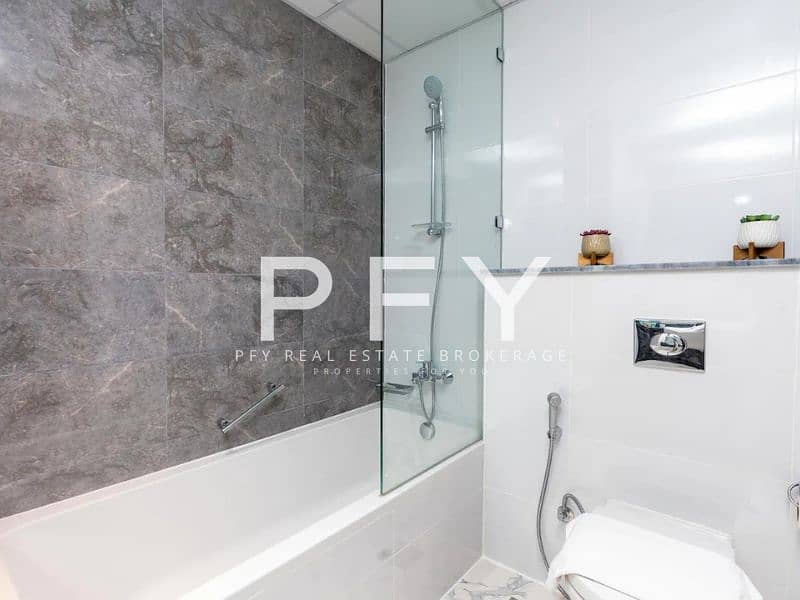 Luxury living | canal view | fully furnished - Image 13