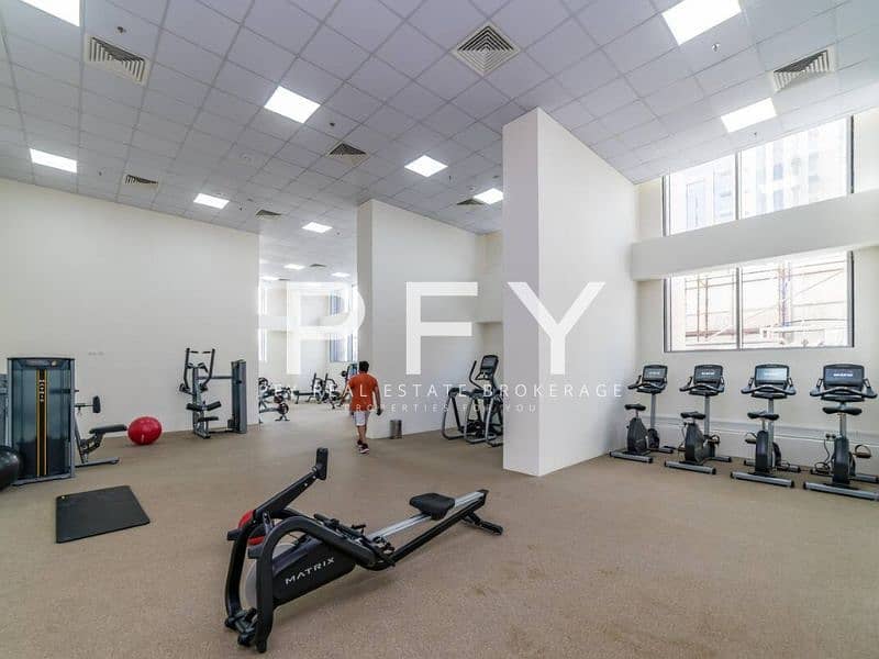 Luxury living | canal view | fully furnished - Image 15