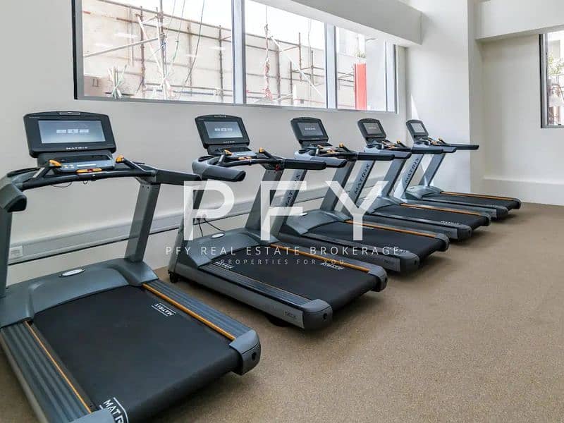 Luxury living | canal view | fully furnished - Image 16