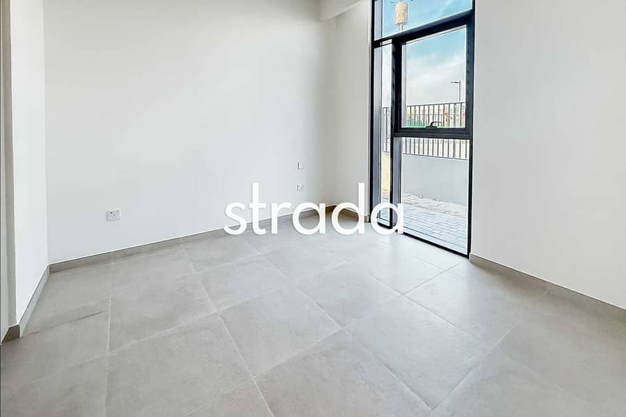 Over 4000 sqft | Rare corner unit | Biggest garden - Image 10