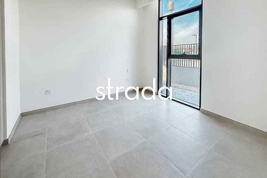 Over 4000 sqft | Rare corner unit | Biggest garden - Image 11