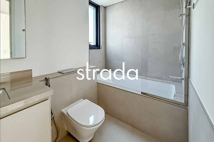 Over 4000 sqft | Rare corner unit | Biggest garden - Image 14