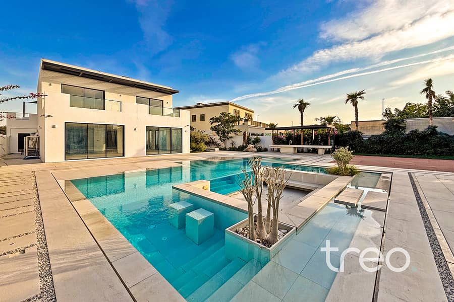 Premium Finish | 4 Bed | Luxury | Massive Plot