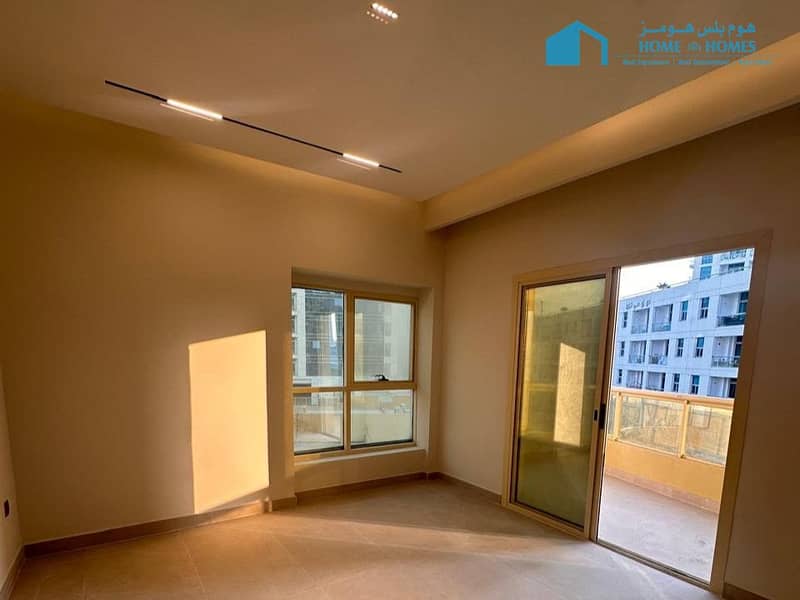 WATERFRONT LIVING with Fully Upgraded 2BR for RENT