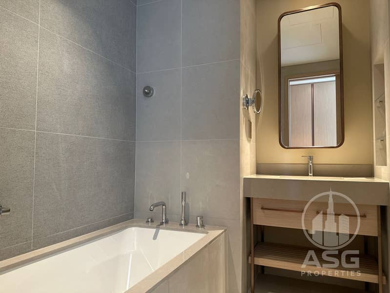 Brand New / Chiller free/ direct Access to Mall - Image 6