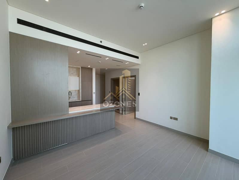 U Shape Kitchen, Middle Floor, Ready To Move In