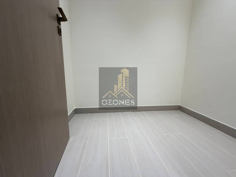 U Shape Kitchen, Middle Floor, Ready To Move In - Image 17