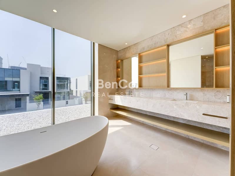 On The Lagoon | 5 Bed With 6 Bath | Handed Over - Image 17