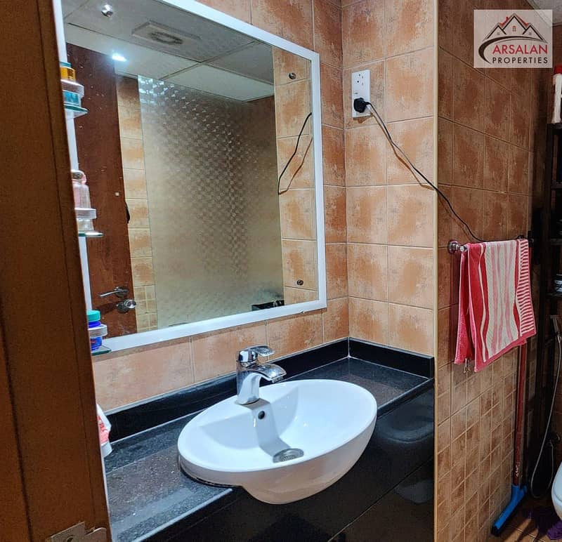 MODERN FINISH | LARGE BALCONY | PRIME LIVING SPACE | UPGRADED - Image 30