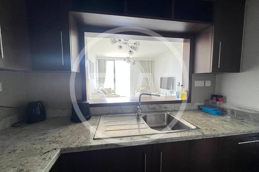 Upgraded Room | Stunning View | Fully Furnished - Image 10