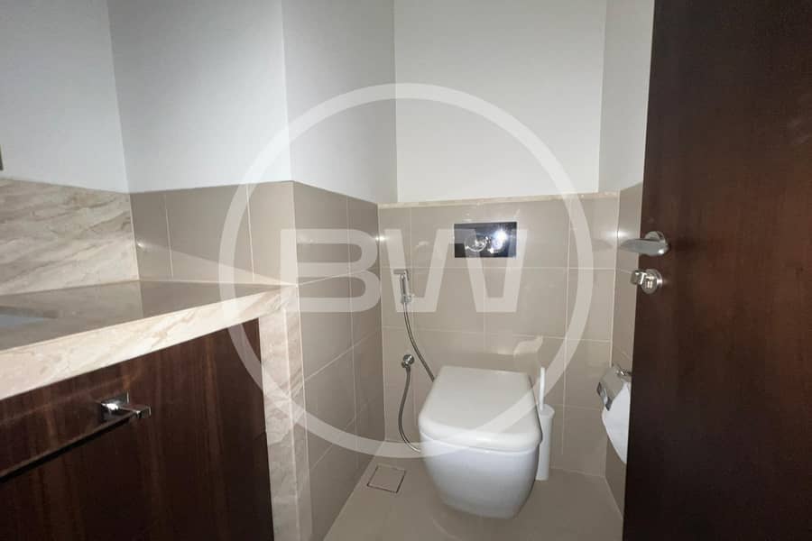 Upgraded Room | Stunning View | Fully Furnished - Image 14