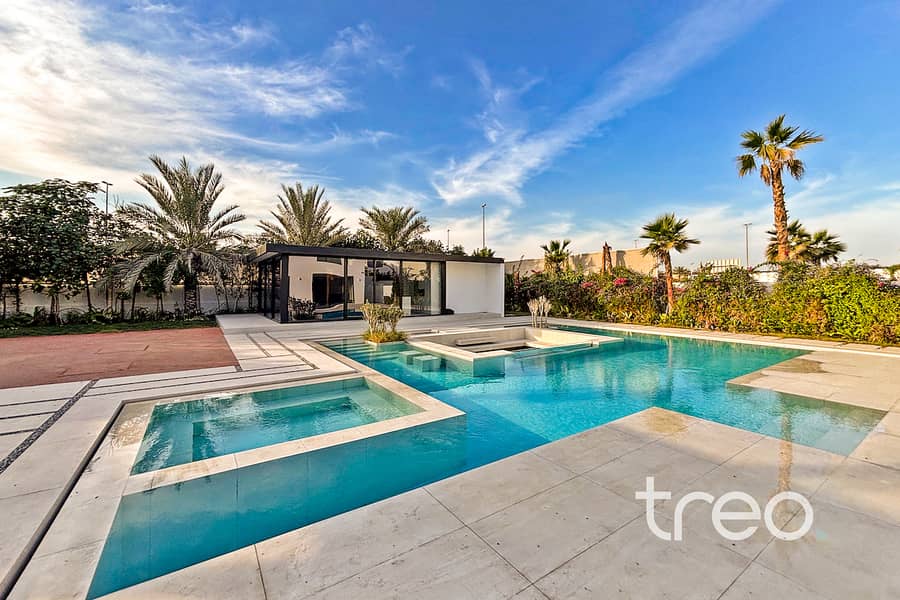 Premium Finish | 4 Bed | Luxury | Massive Plot