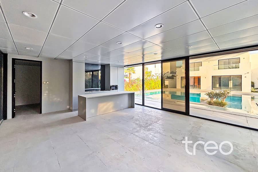 Premium Finish | 4 Bed | Luxury | Massive Plot - Image 6