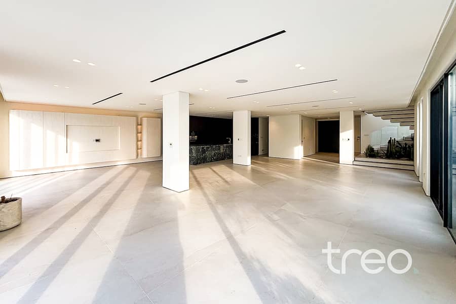 Premium Finish | 4 Bed | Luxury | Massive Plot - Image 12