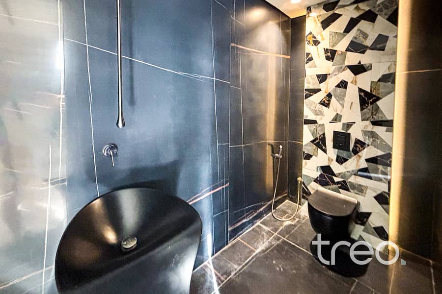 Premium Finish | 4 Bed | Luxury | Massive Plot - Image 17