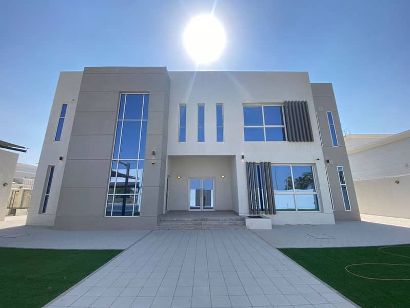 Spacious 5 BR Villa in Nad Al Sheba 4 for Rent
