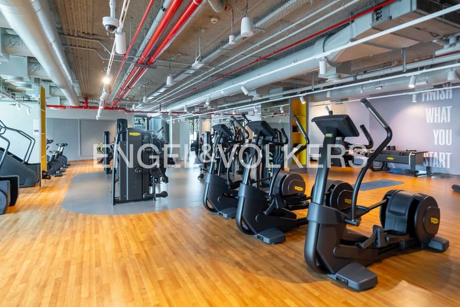 Designer Renovation | Burj Khalifa View | Vacant - Image 11