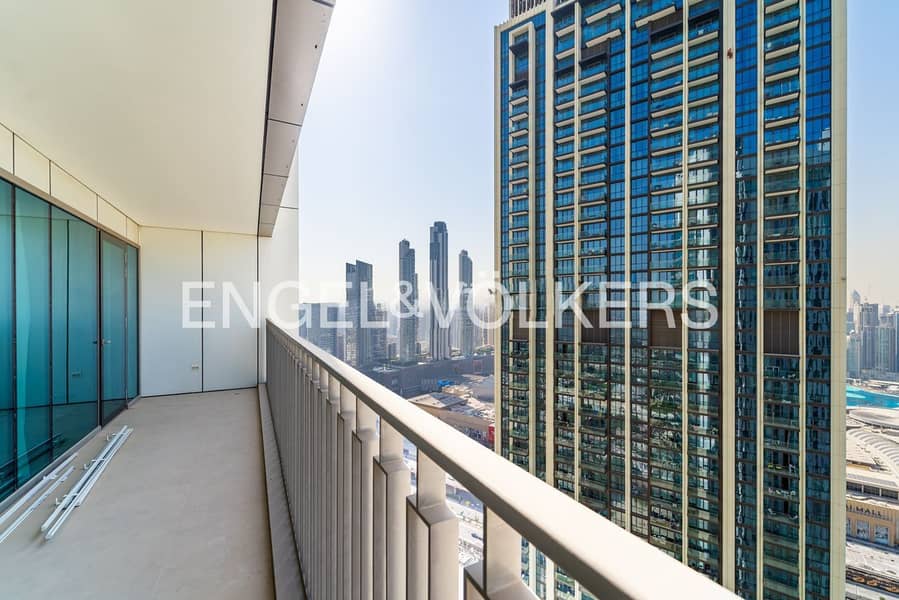 Designer Renovation | Burj Khalifa View | Vacant - Image 18
