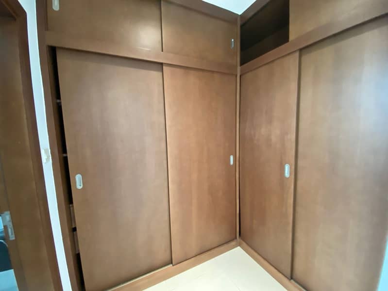 Spacious 5 BR Villa in Nad Al Sheba 4 for Rent - Image 11