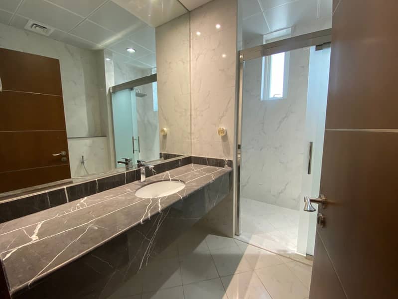 Spacious 5 BR Villa in Nad Al Sheba 4 for Rent - Image 14