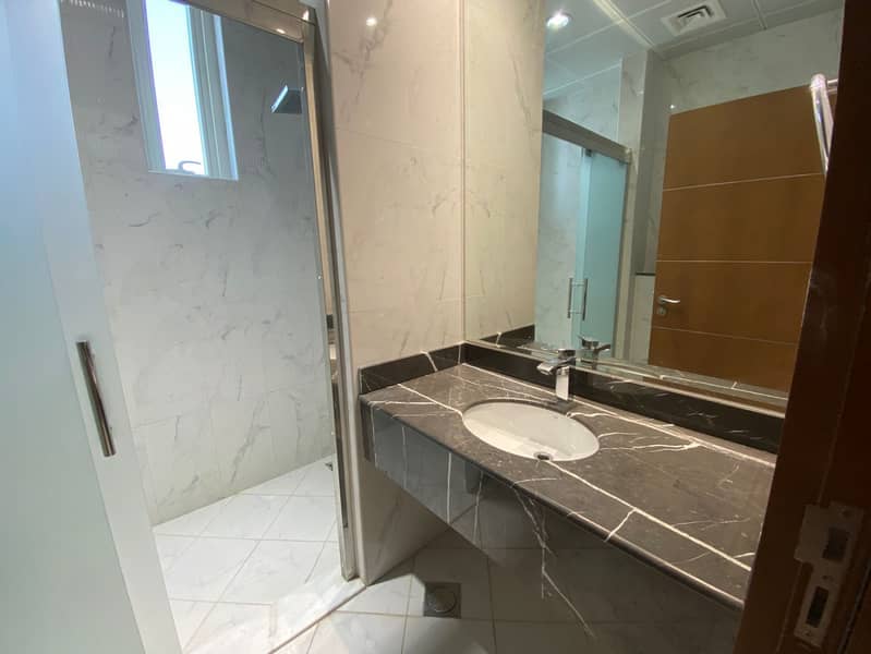 Spacious 5 BR Villa in Nad Al Sheba 4 for Rent - Image 17