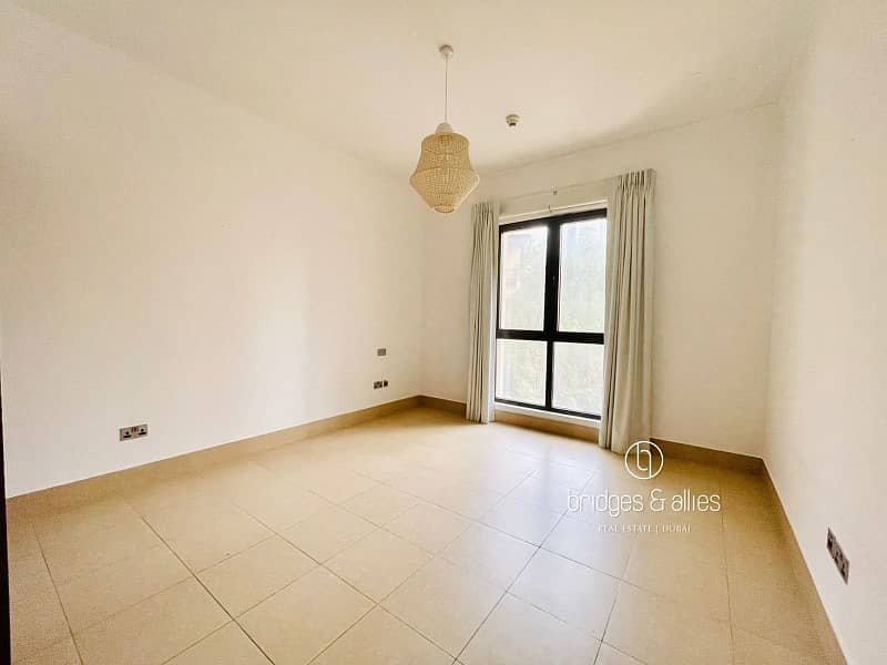 UPGRADED | 2BR+DINING | BURJ KHALIFA VIEW | VACANT