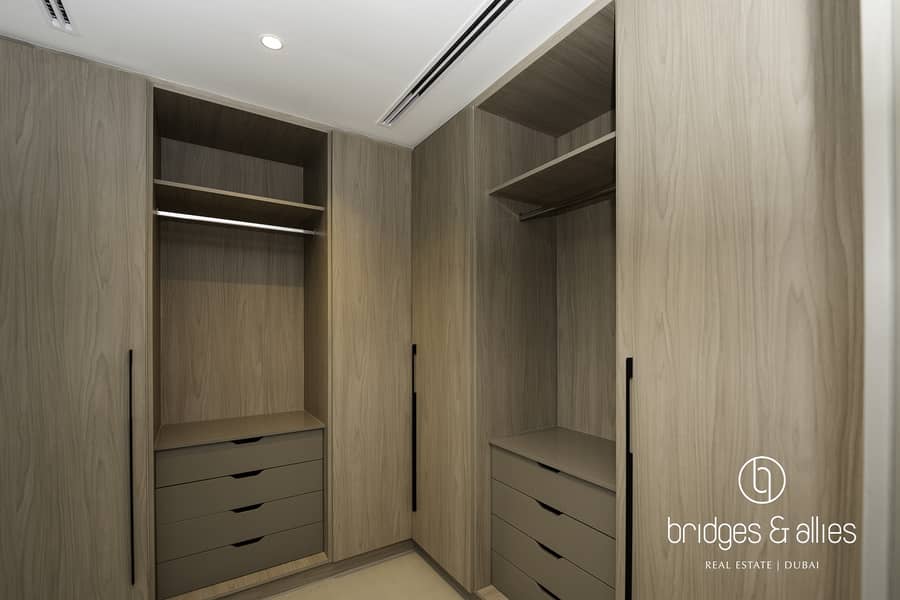 CLOSE TO POOL | CORNER UNIT | NEGOTIABLE PRICE - Image 11