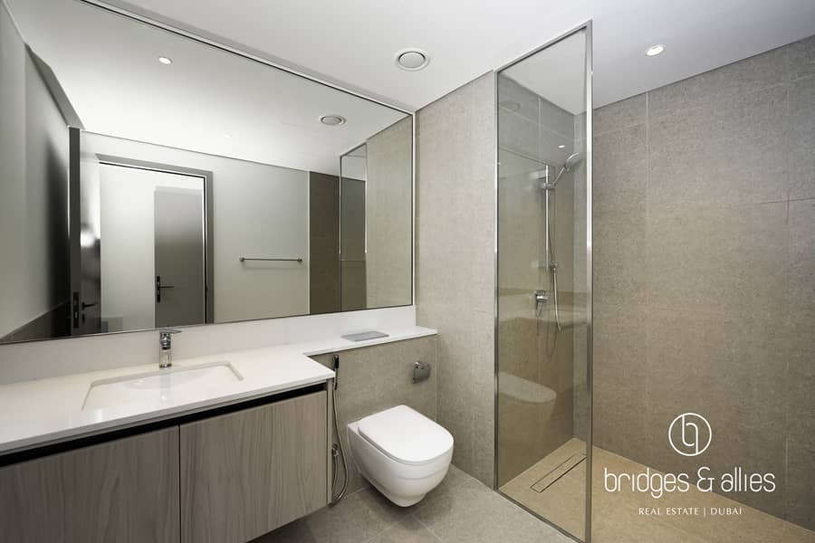 CLOSE TO POOL | CORNER UNIT | NEGOTIABLE PRICE - Image 16