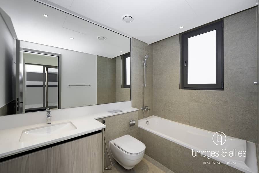 CLOSE TO POOL | CORNER UNIT | NEGOTIABLE PRICE - Image 18