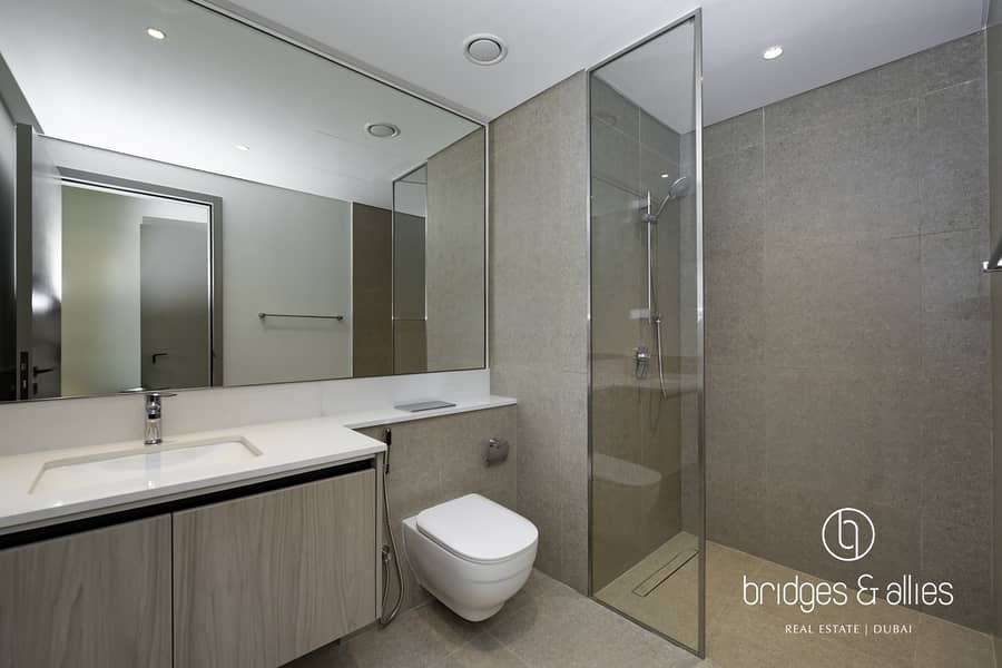 CLOSE TO POOL | CORNER UNIT | NEGOTIABLE PRICE - Image 19