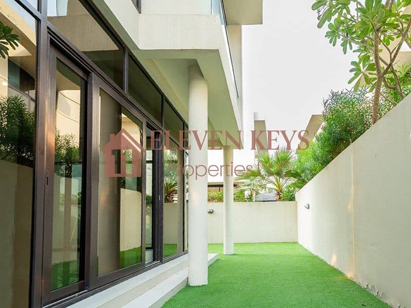 SPACIOUS 3BR+MAID FOR RENT IN TOPANGA / VACANT