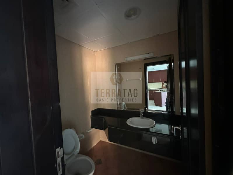 V TYPE | NEXT TO METRO | STREET 3