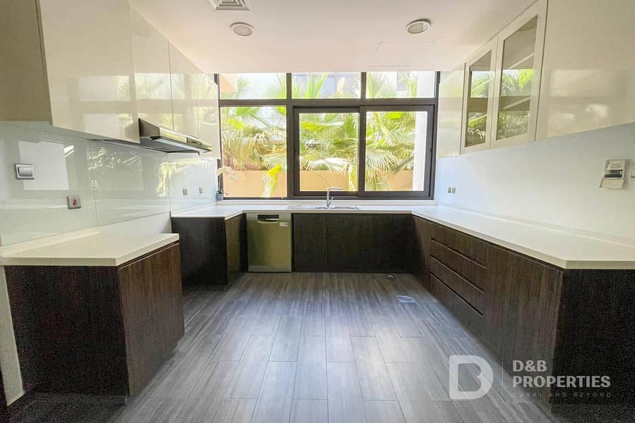 Park Side | Luxury Villa | Open V4 Layout - Image 7