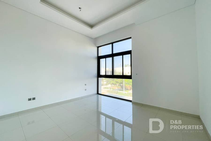 Park Side | Luxury Villa | Open V4 Layout - Image 10