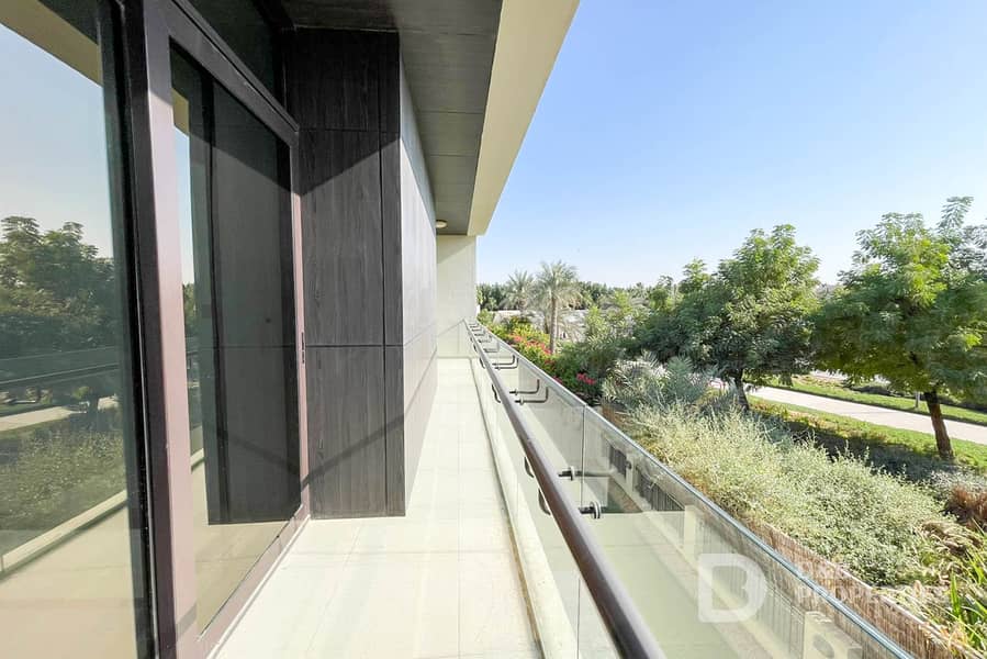 Park Side | Luxury Villa | Open V4 Layout - Image 13