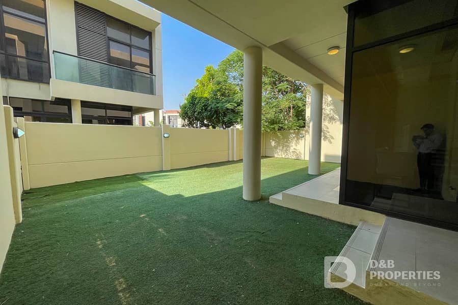 Well Maintained | Vacant | Premium Residential