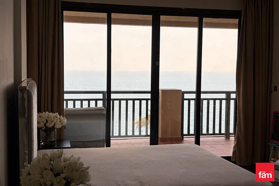 FLIPPING OPPORTUNITY/ VACANT / SEAVIEW / HUGE 1BED - Image 12