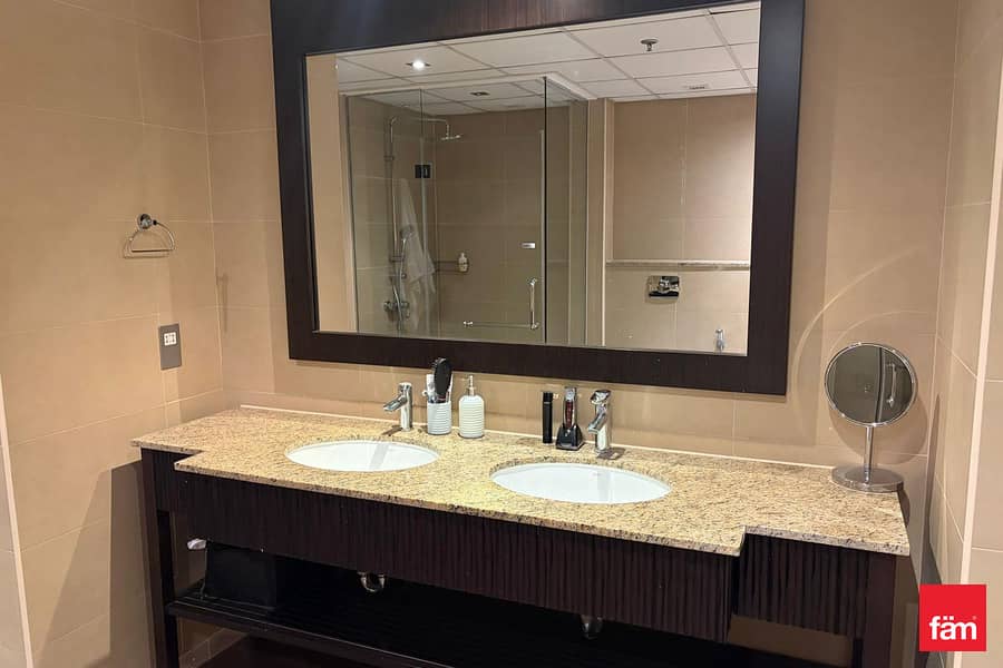 FLIPPING OPPORTUNITY/ VACANT / SEAVIEW / HUGE 1BED - Image 13