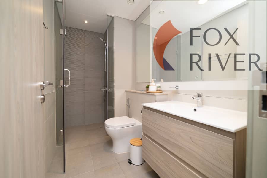 Fully Furnished | Full Pool View | Close To Metro - Image 10