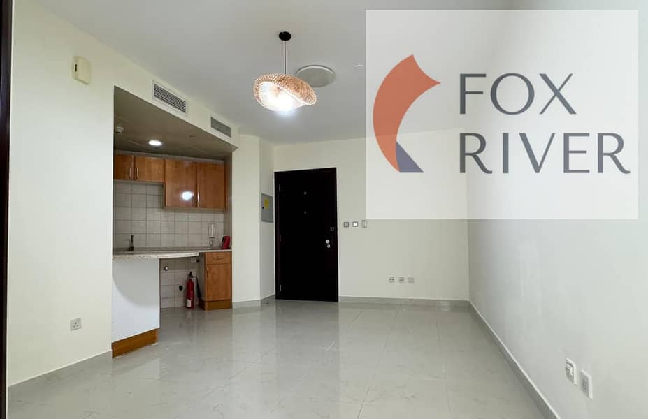 Vacant and Ready to Movein |Close to Metro Station