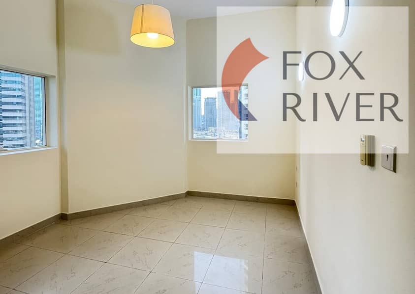 Vacant and Ready to Movein |Close to Metro Station