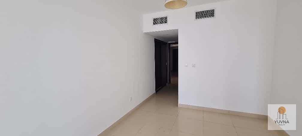 SPACIOUS 3 BEDROOM I PRIME LOCATION I HIGH FLOOR - Image 7