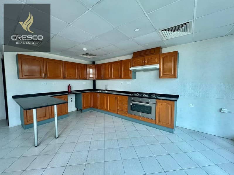 Burj Khalifa View | Private Pool | Maids Room