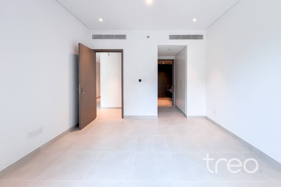 Vacant | Brand New | Pool and Park Views - Image 9