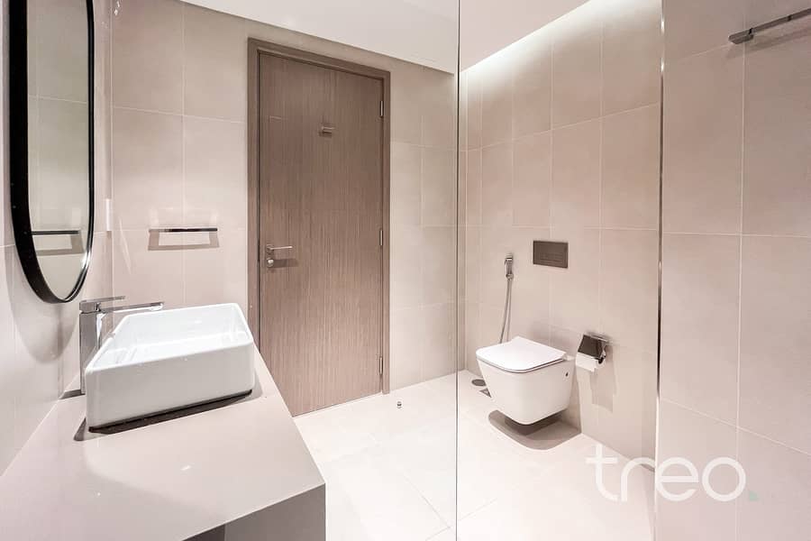 Vacant | Brand New | Pool and Park Views - Image 12