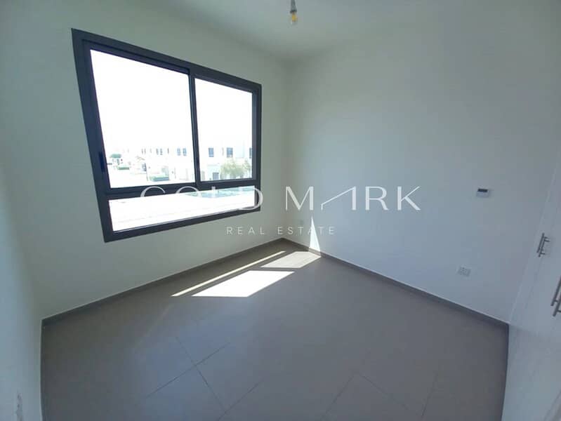 Close to Amenities | Single Row | Vacant - Image 6